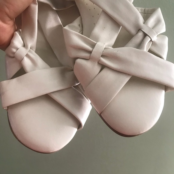 Vintage Criss Cross sling back Sandals - Picture 3 of 6